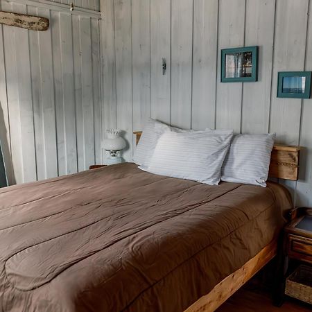 Вилла Latitude Adjustment In Elk Rapids Экстерьер фото